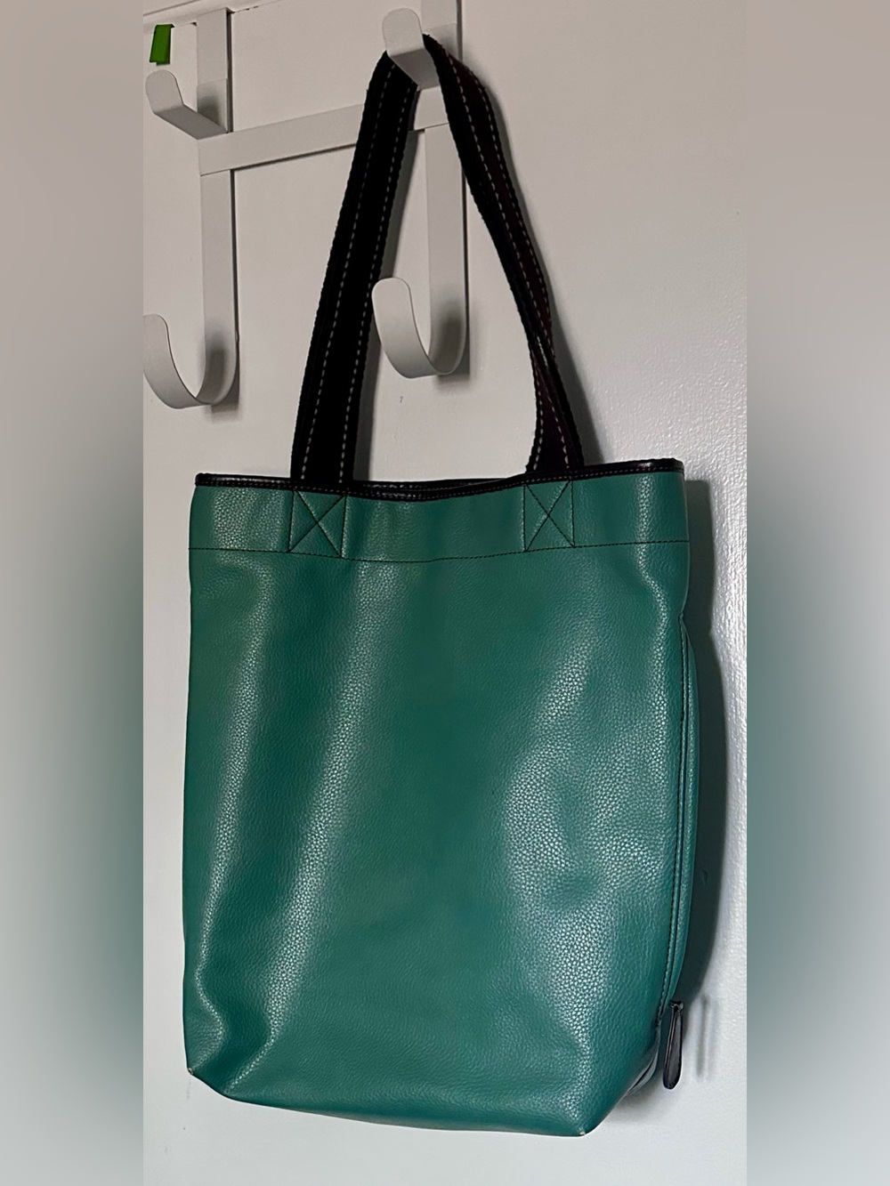 Chala Teal Cat Appliqué Tote Bag - Picture 6 of 11